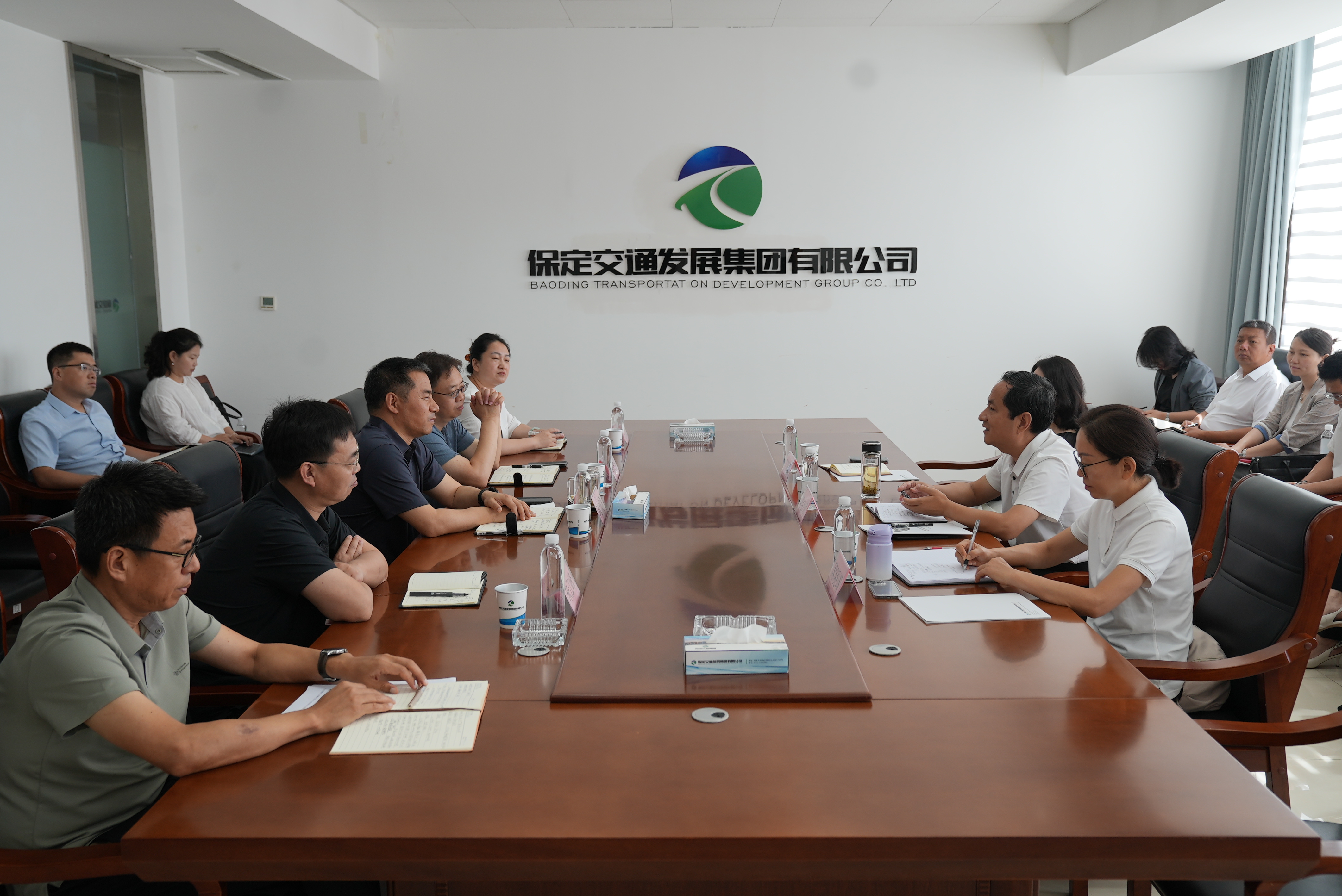 保定交发集团与保定新闻传媒中心开展战略合作座谈